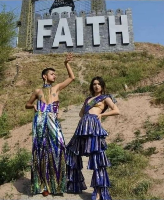 Controversial Photo Shoot At Site of Quaid-e-Azam Memorial Sparks