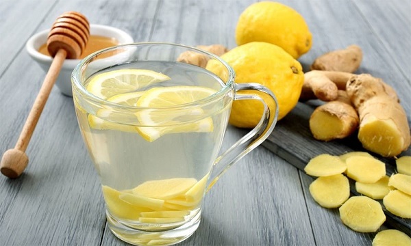 Benefits of Drinking Honey and Lemon Mix in Hot Water