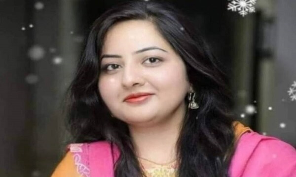 The Young Poetess and Writer Kiran Waqar, Her Brother and Mother Died Due to Corona