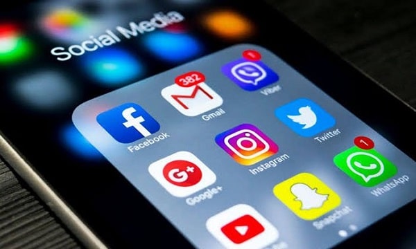 The government has banned social media across the country from 11 a.m. to 3 p.m.  At the behest of the Home Ministry, the PTA has shut down social media across the country.  According to the Interior Ministry, WhatsApp, Twitter, Facebook, YouTube, and Telegram services have been partially shut down across the country.  According to sources, extremist elements are using social media to spread negative propaganda against the country.  The Interior Ministry's closure of social media sites is aimed at curbing this propaganda.