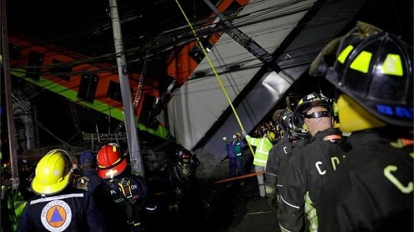 Mexico train/ rail fall on road
